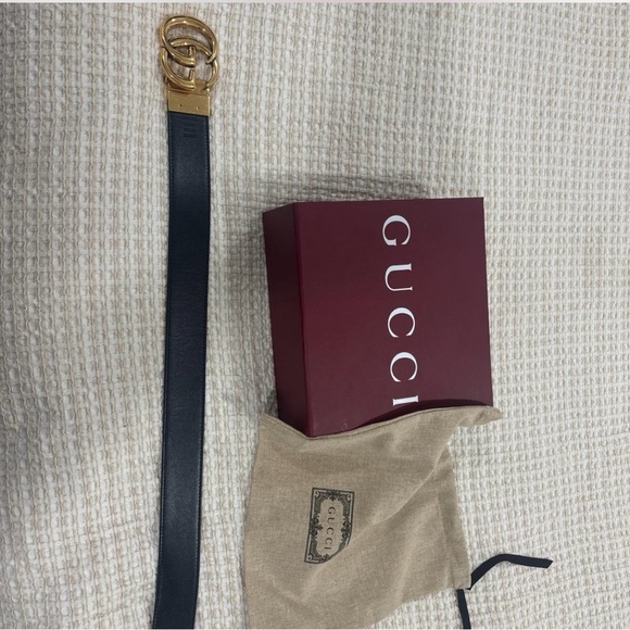 Gucci Black and Gold Leather Belt - Picture 2 of 4